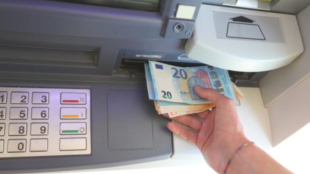 New Cash Withdrawal Limits for Over-65s 1